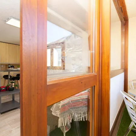 Cosy 4 Pers Avec Parking, Proche Centre, Commerces Et Téléphérique - Fr-1-296-279 Appartement
