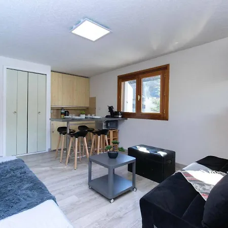 Apartment Cosy 4 Pers Avec Parking, Proche Centre, Commerces Et Telepherique - Fr-1-296-279