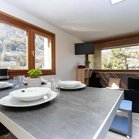 Cosy 4 Pers Avec Parking, Proche Centre, Commerces Et Téléphérique - Fr-1-296-279