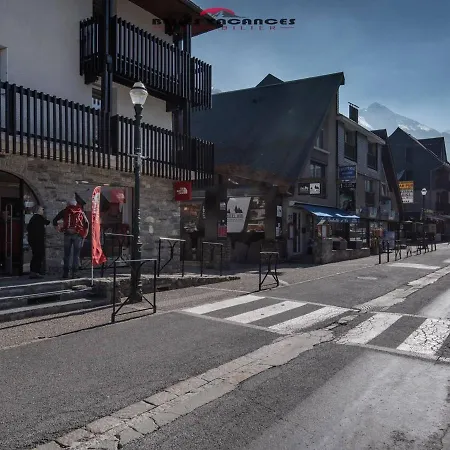 Appartement Renove Proche Telepherique Avec Parking Prive - Fr-1-296-279